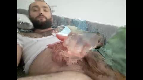 Snapshot of mosta977 chatting on May 10, 10:09 am Arab boy online show from May 10, 10:09 am