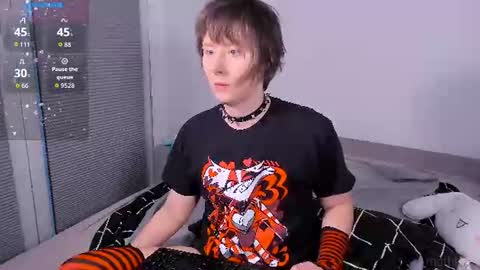 Snapshot of mothkink chatting on July 6, 7:05 pm mothkink Moth - online show from July 6, 7:05 pm