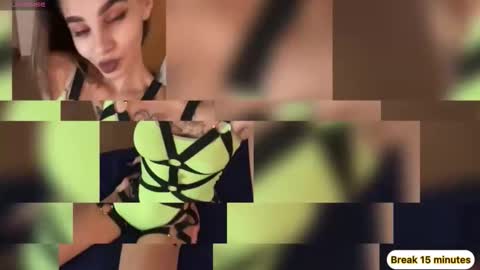 Snapshot of moto_ponchik chatting on December 17, 3:45 am Kris online show from December 17, 3:45 am