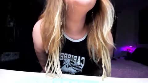 Snapshot of motorkate chatting on February 7, 8:42 pm motorkate online show from February 7, 8:42 pm