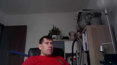 Snapshot of mototrippel chatting on December 17, 10:43 am Niko online show from December 17, 10:43 am