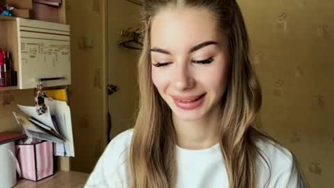 Stella online show from April 15, 5:25 am