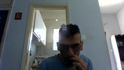 Snapshot of mppempis81 chatting on May 9, 9:03 am mppempis81 online show from May 9, 9:03 am
