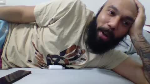 Snapshot of mr8plus chatting on January 5, 4:14 am Mr8 online show from January 5, 4:14 am