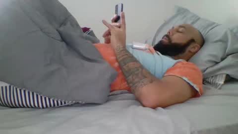 Snapshot of mr8plus chatting on January 6, 9:11 pm Mr8 online show from January 6, 9:11 pm