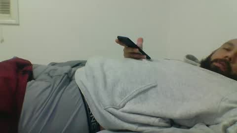 Snapshot of mr8plus chatting on January 25, 3:09 am Mr8 online show from January 25, 3:09 am