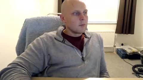 Snapshot of mr_baldy chatting on October 10, 11:37 pm Mr Baldy Likes to Chat online show from October 10, 11:37 pm