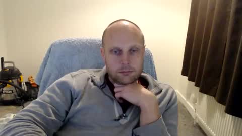Snapshot of mr_baldy chatting on October 18, 9:04 pm Mr Baldy Likes to Chat online show from October 18, 9:04 pm