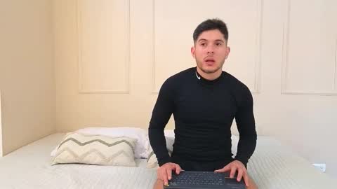 Snapshot of mr_danni_ chatting on October 29, 6:53 pm Danny Aleja online show from October 29, 6:53 pm