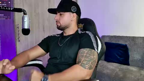 Snapshot of mr_david_cox chatting on February 22, 1:00 am David online show from February 22, 1:00 am