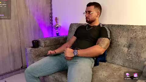 Snapshot of mr_david_cox chatting on February 27, 12:02 pm David online show from February 27, 12:02 pm