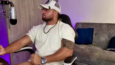 Snapshot of mr_david_cox chatting on March 5, 12:49 am David online show from March 5, 12:49 am