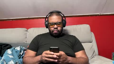 Snapshot of mr_irvin chatting on March 25, 12:16 am mr_irvin online show from March 25, 12:16 am