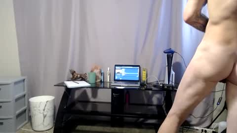 Snapshot of mr_j_showoff chatting on December 2, 9:35 am whateveryouwant online show from December 2, 9:35 am