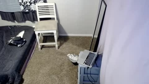Snapshot of mr_j_showoff chatting on December 7, 1:29 pm whateveryouwant online show from December 7, 1:29 pm
