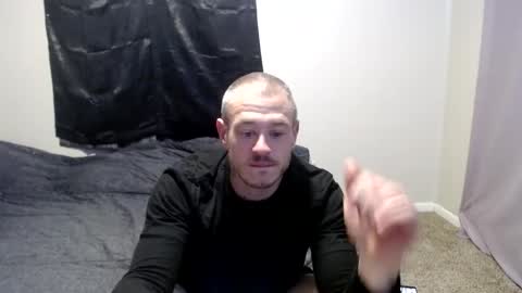 Snapshot of mr_j_showoff chatting on December 18, 1:45 pm whateveryouwant online show from December 18, 1:45 pm