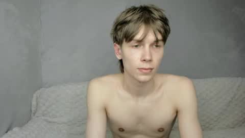 Snapshot of mr_makentoshi chatting on May 7, 8:25 pm Makentoshi online show from May 7, 8:25 pm