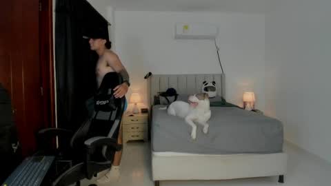 Snapshot of mr_maximo chatting on May 14, 5:03 am mr_maximo online show from May 14, 5:03 am