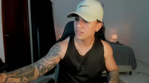 Snapshot of mr_maximo chatting on May 20, 5:02 am mr_maximo online show from May 20, 5:02 am