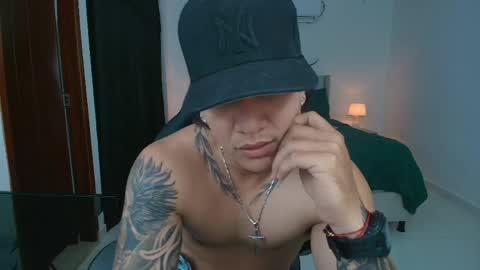 Snapshot of mr_maximo chatting on June 5, 6:52 am mr_maximo online show from June 5, 6:52 am