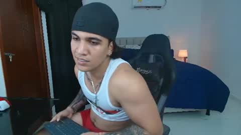 Snapshot of mr_maximo chatting on June 10, 3:39 am mr_maximo online show from June 10, 3:39 am