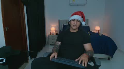 Snapshot of mr_maximo chatting on June 11, 2:22 am mr_maximo online show from June 11, 2:22 am