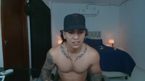Snapshot of mr_maximo chatting on June 11, 2:53 am mr_maximo online show from June 11, 2:53 am