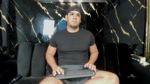 Snapshot of mr_maximo chatting on June 11, 10:08 pm mr_maximo online show from June 11, 10:08 pm