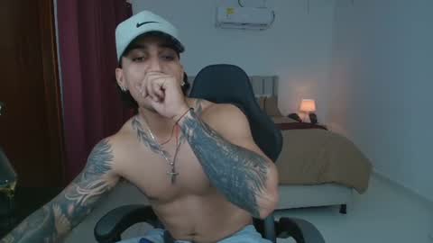 Snapshot of mr_maximo chatting on June 18, 4:24 am mr_maximo online show from June 18, 4:24 am