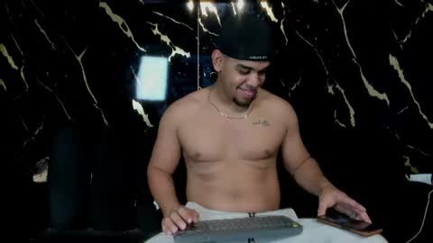 mr_maximo online show from June 22, 9:12 pm