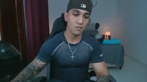 mr_maximo online show from June 27, 2:49 am