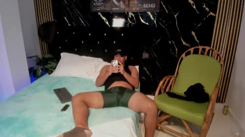 Snapshot of mr_maximo chatting on July 8, 4:50 am mr_maximo online show from July 8, 4:50 am