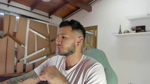 MIKEE online show from February 23, 3:02 am