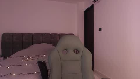 MIKEE online show from November 5, 3:06 am