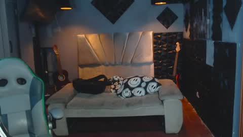 mr_mois online show from June 21, 5:43 am