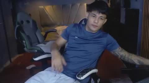 mr_mois online show from June 29, 3:13 am