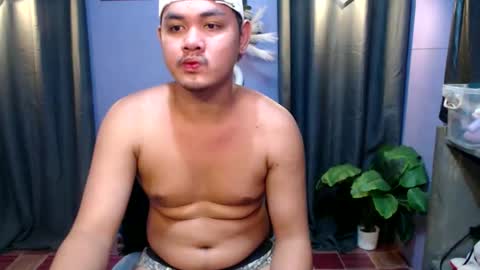 Snapshot of mr_olivercummerx chatting on October 4, 1:42 pm mr_olivercummerx online show from October 4, 1:42 pm