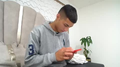 Mr Porn  online show from May 7, 2:00 pm