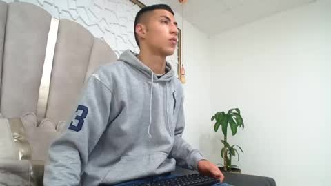 Mr Porn  online show from May 17, 10:50 pm
