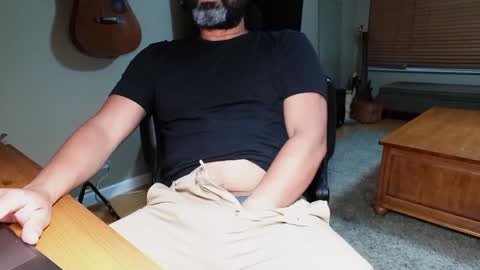 Snapshot of mr_rabbit77 chatting on January 2, 1:38 am Rabbit online show from January 2, 1:38 am