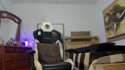 mr_stiven_ online show from March 10, 2:49 am