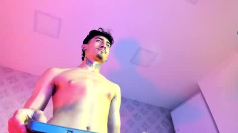 Snapshot of mr_strike chatting on November 19, 2:55 am MR online show from November 19, 2:55 am