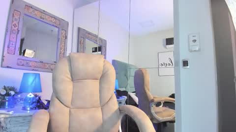 Snapshot of mr_strike chatting on November 30, 3:32 am MR online show from November 30, 3:32 am