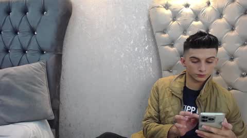 Snapshot of mr_williseo chatting on December 8, 7:43 pm williseo online show from December 8, 7:43 pm