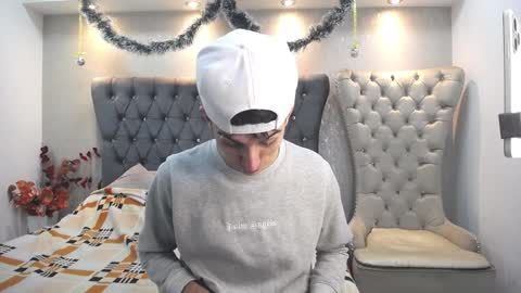 Snapshot of mr_williseo chatting on January 4, 7:44 pm williseo online show from January 4, 7:44 pm