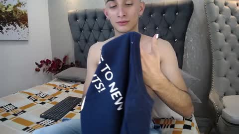 Snapshot of mr_williseo chatting on January 23, 2:02 am williseo online show from January 23, 2:02 am