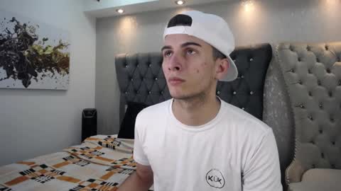 Snapshot of mr_williseo chatting on March 3, 7:17 pm williseo online show from March 3, 7:17 pm