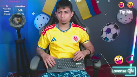 Snapshot of mralpha_latino chatting on June 18, 5:41 am Alpha LATINO online show from June 18, 5:41 am