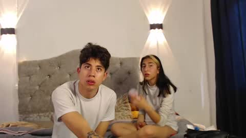 mrandmrvlxencs online show from April 26, 1:42 pm