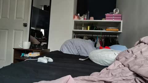 mrandmssin online show from October 4, 4:27 pm